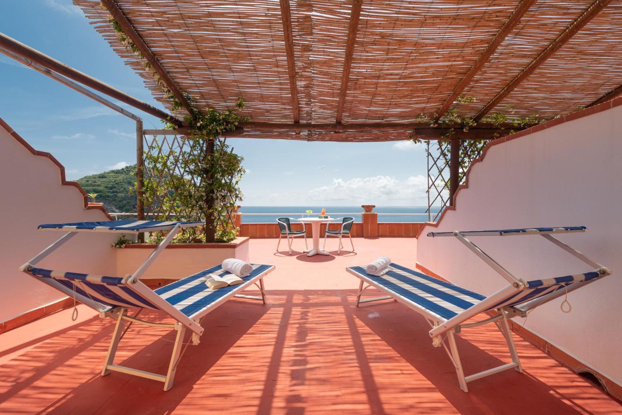 Hotel Villa Sirena Sant'Angelo  Buitenkant foto