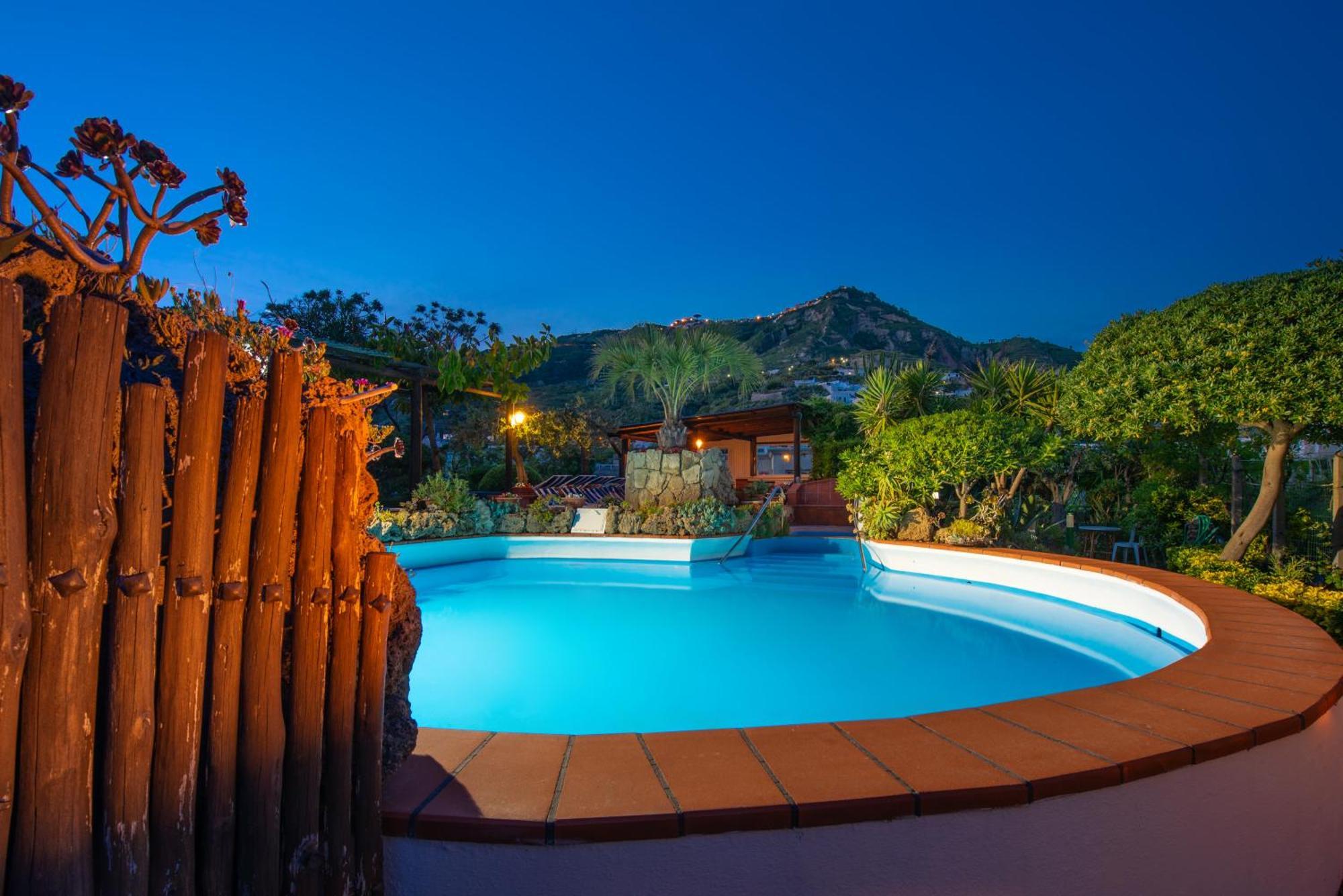 Hotel Villa Sirena Sant'Angelo  Buitenkant foto
