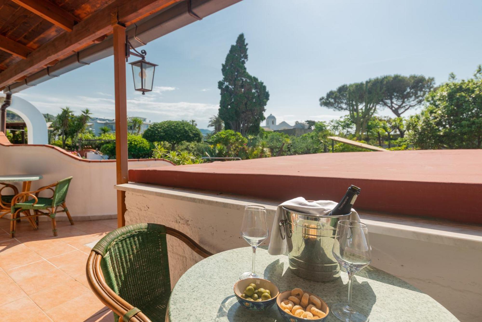 Hotel Villa Sirena Sant'Angelo  Buitenkant foto