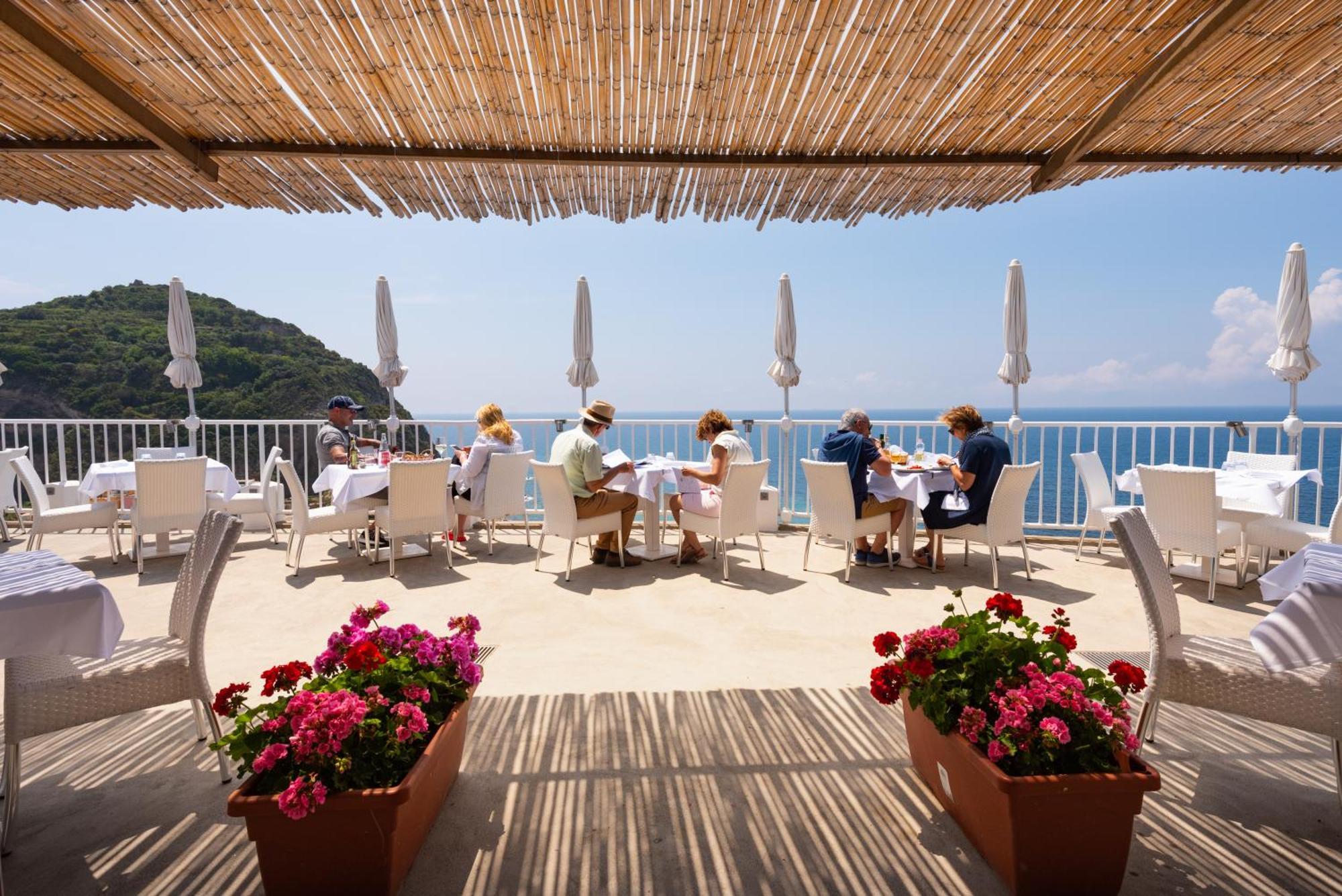 Hotel Villa Sirena Sant'Angelo  Buitenkant foto