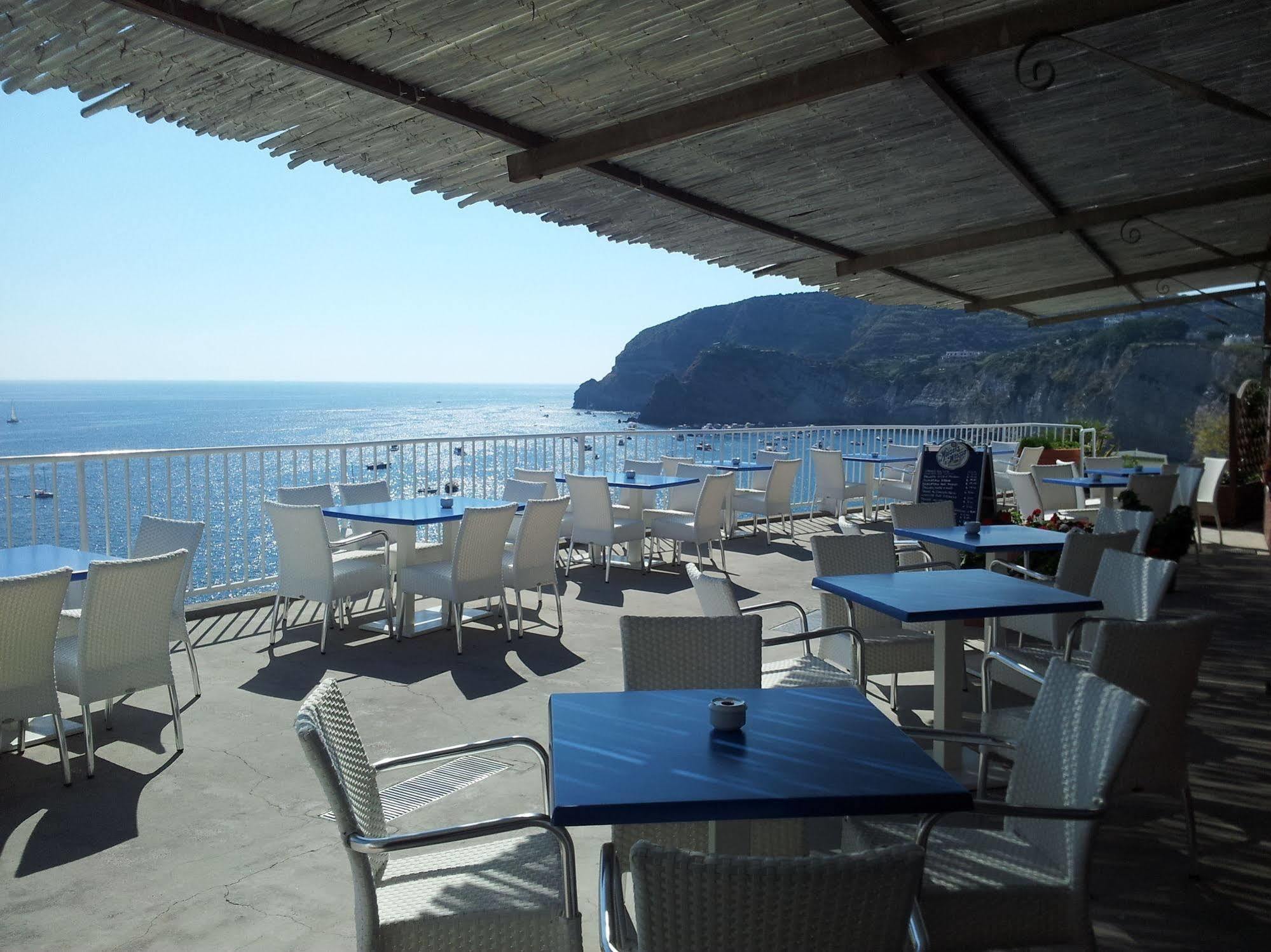 Hotel Villa Sirena Sant'Angelo  Buitenkant foto