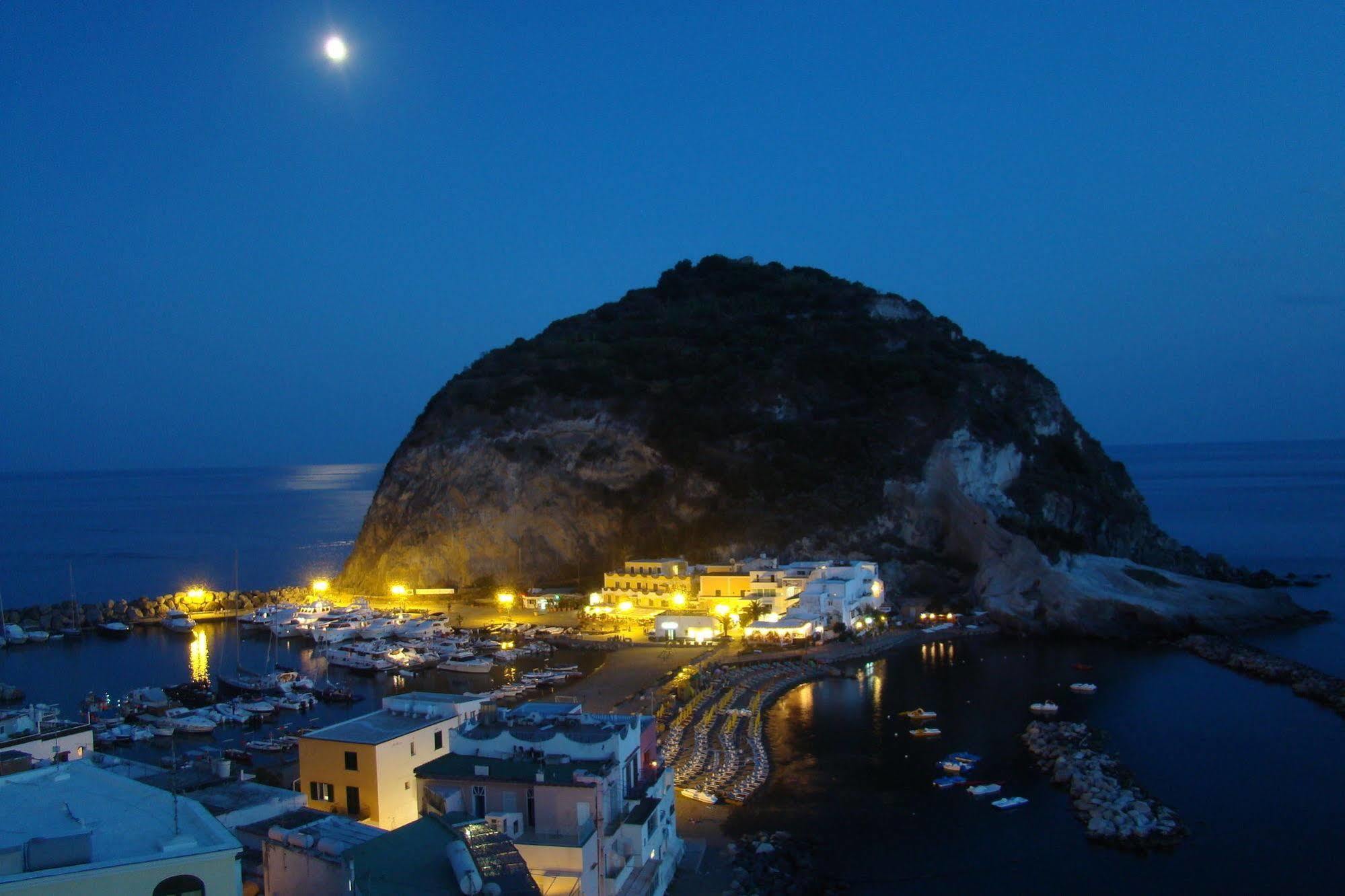 Hotel Villa Sirena Sant'Angelo  Buitenkant foto