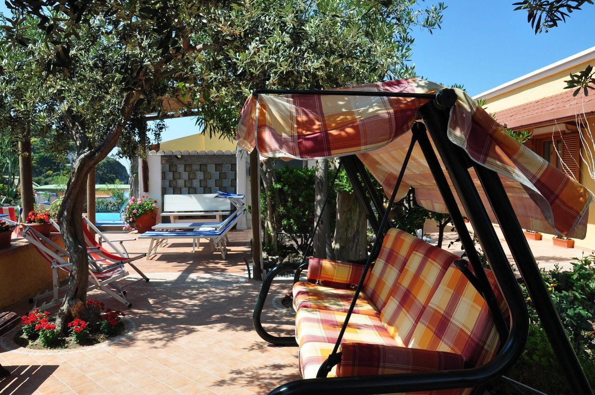 Hotel Villa Sirena Sant'Angelo  Buitenkant foto